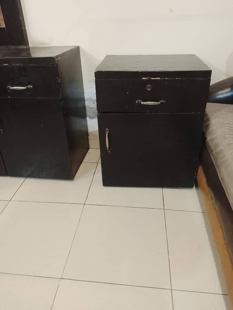 Dressing table with 2 side tables 1