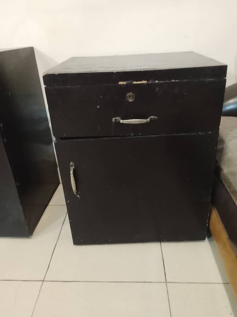 Dressing table with 2 side tables 2
