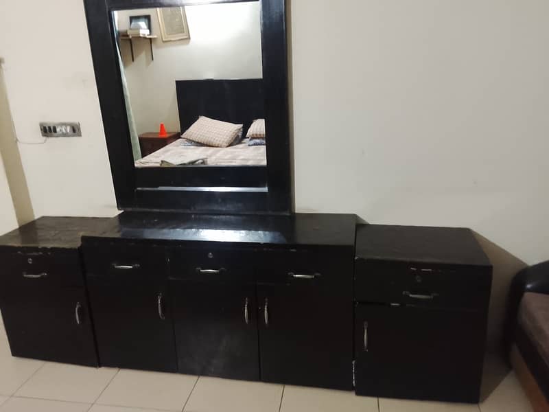 Dressing table with 2 side tables 3
