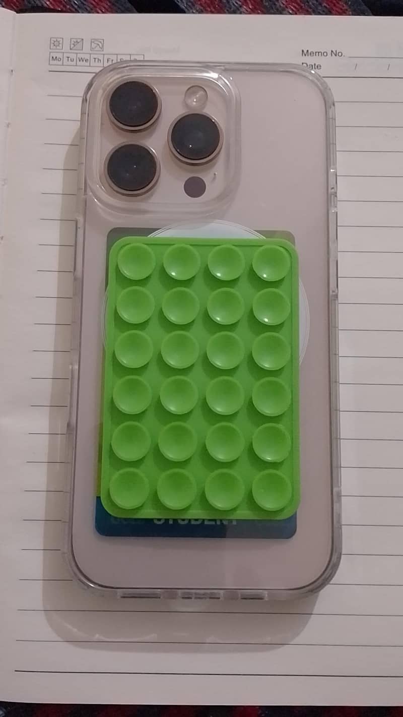 Apple iPhone 16 Pro 0