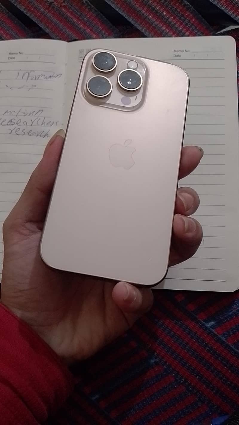 Apple iPhone 16 Pro 3