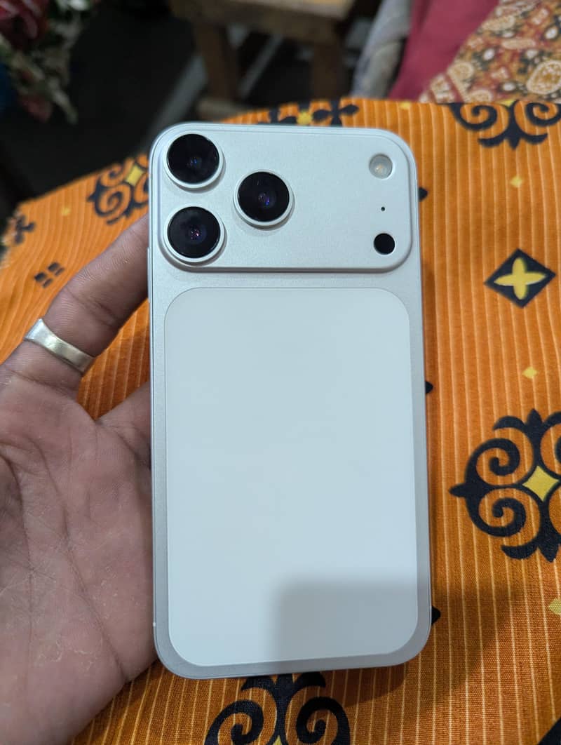 Apple iPhone XR 1