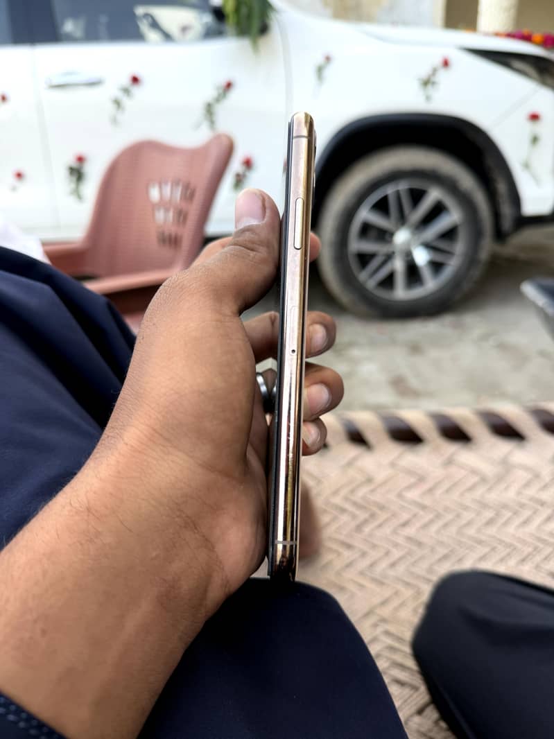 Apple iPhone 11 Pro Max 10