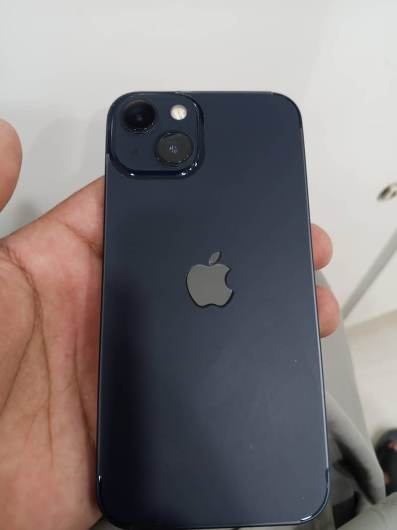 Apple iPhone 13 0
