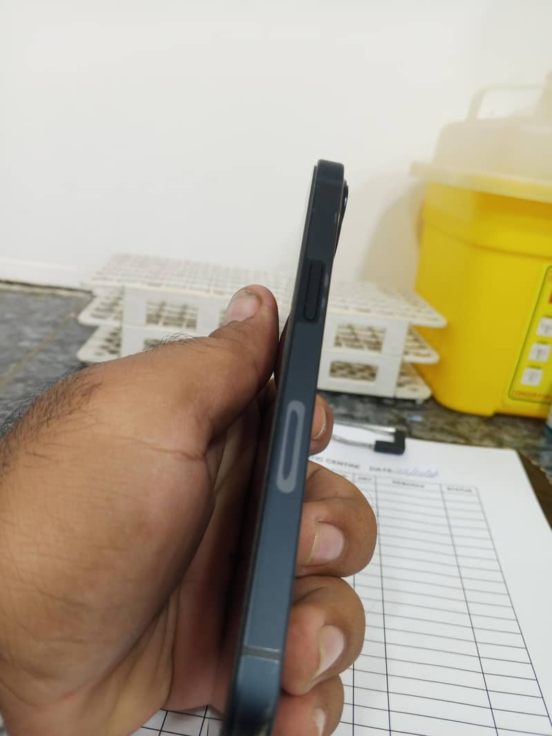 Apple iPhone 13 3