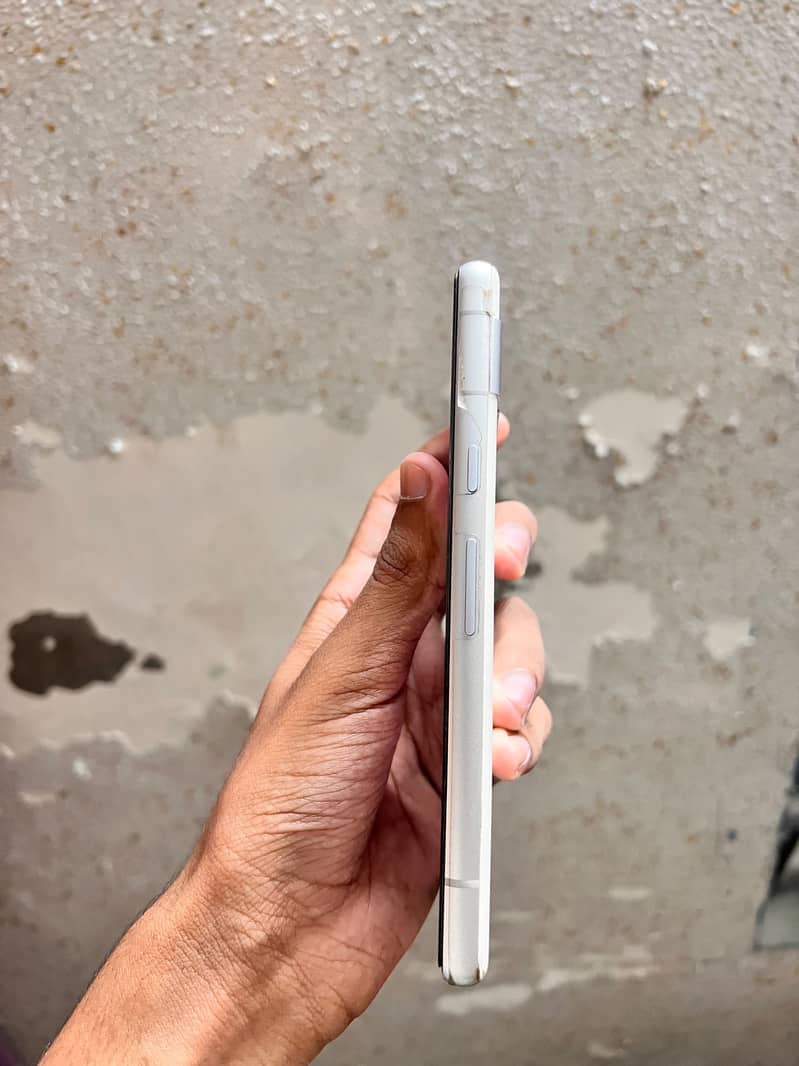Google Pixel 7a 2