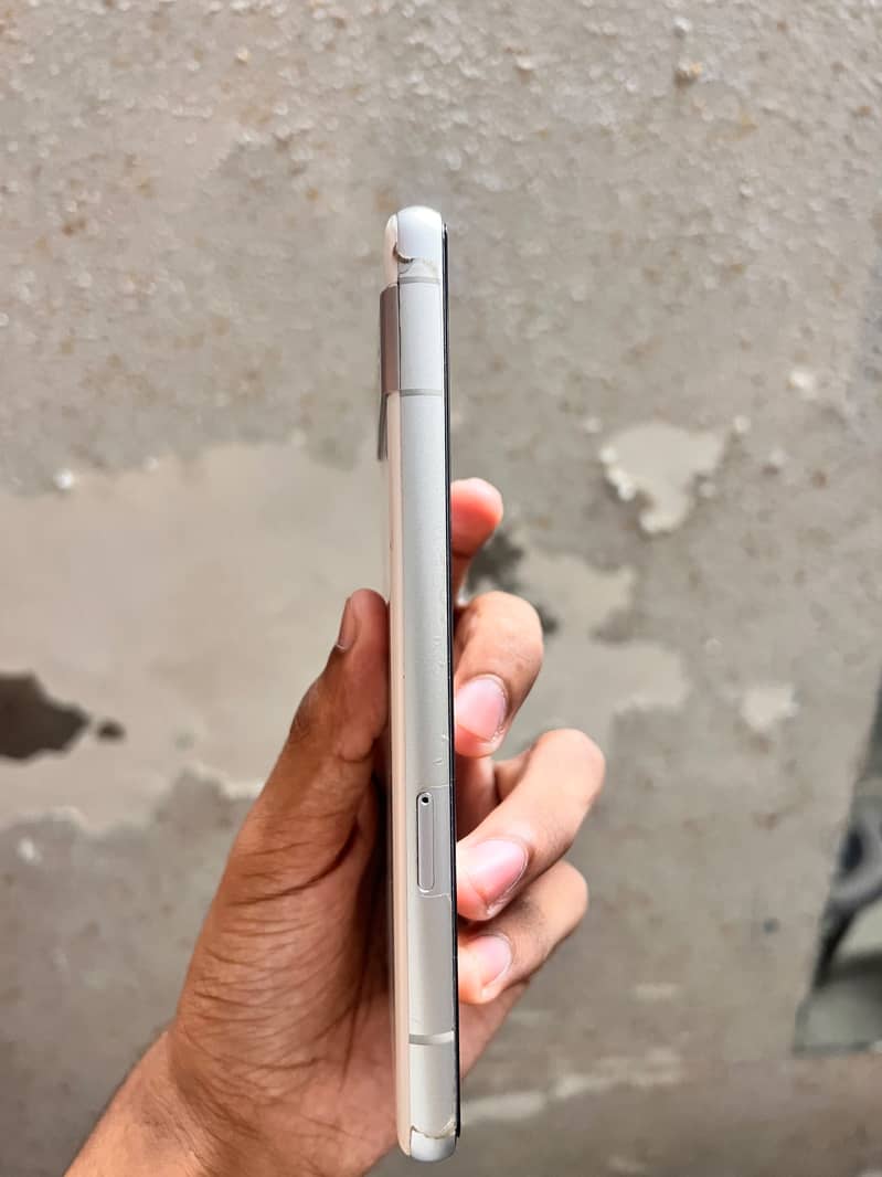 Google Pixel 7a 4