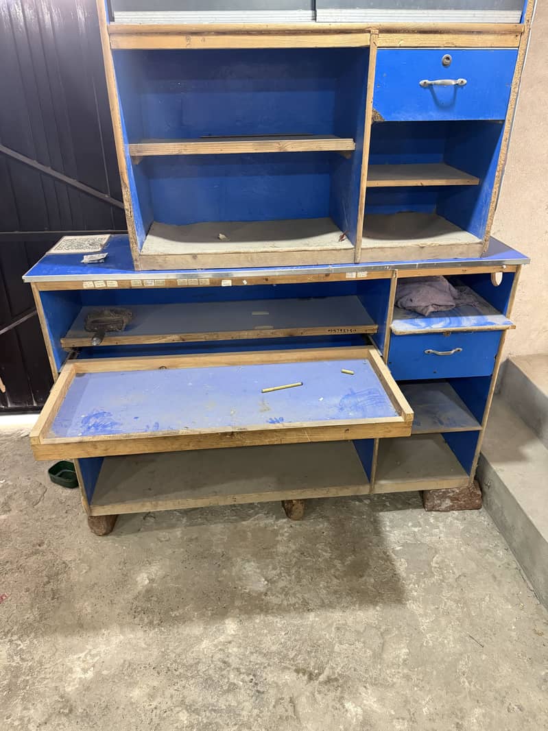 2 Counters | 3 Racks | 1 Name Stand 1