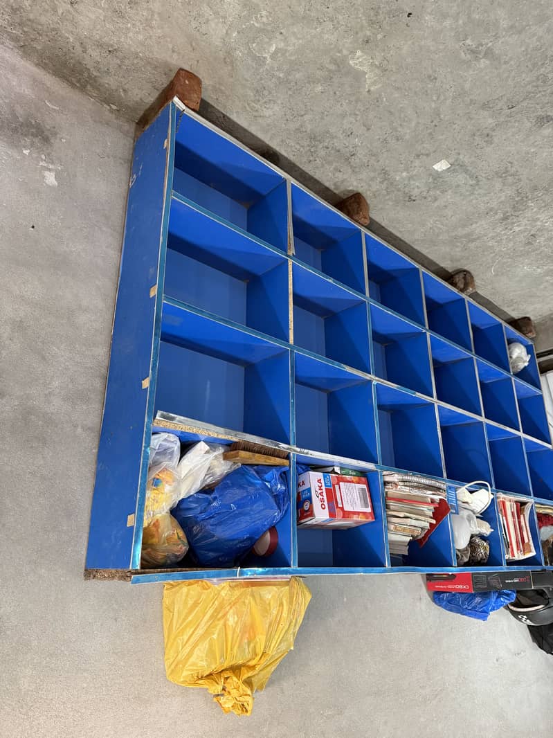 2 Counters | 3 Racks | 1 Name Stand 4