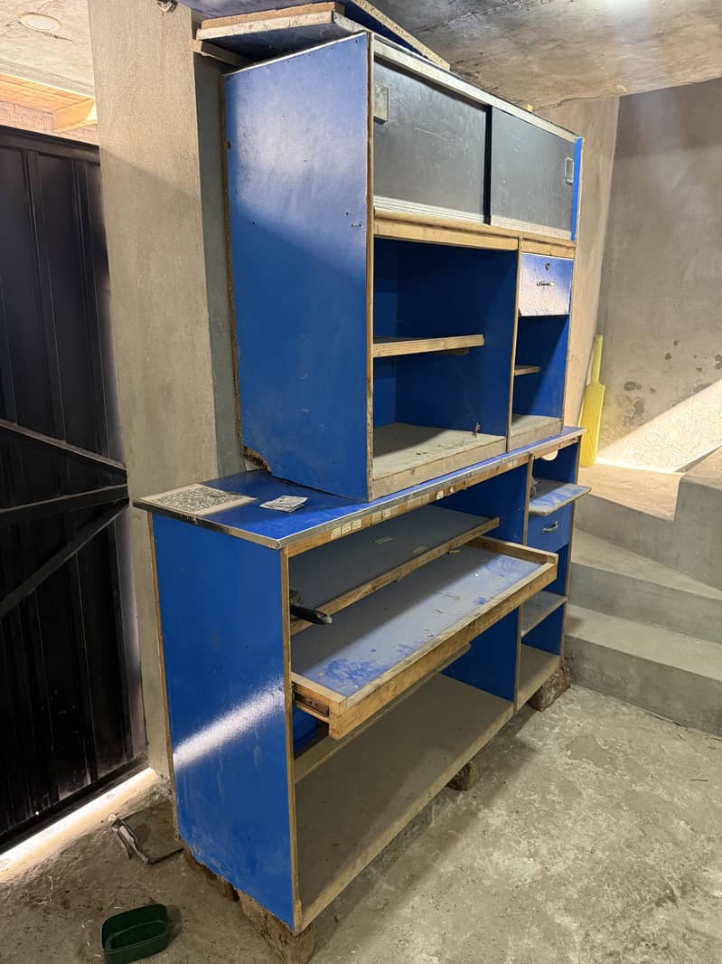 2 Counters | 3 Racks | 1 Name Stand 6
