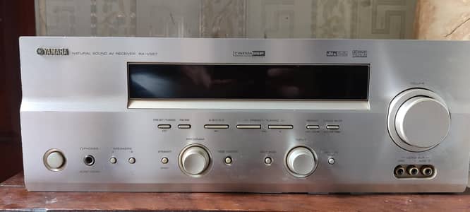 Yamaha RX V 557