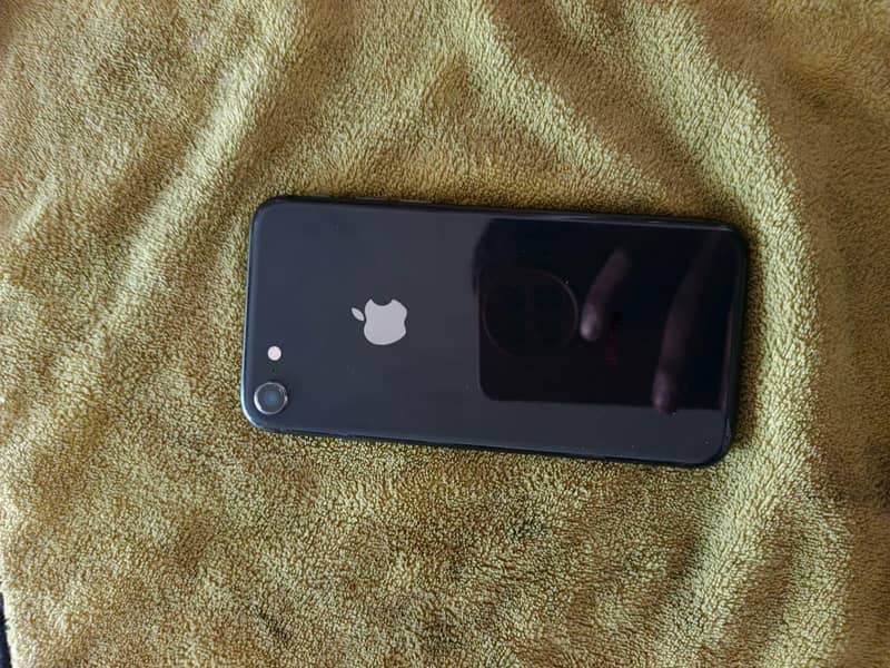 Apple iPhone 8 0