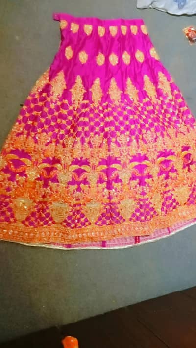 mehandi lehenge