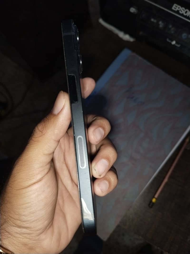 Apple iPhone 13 1