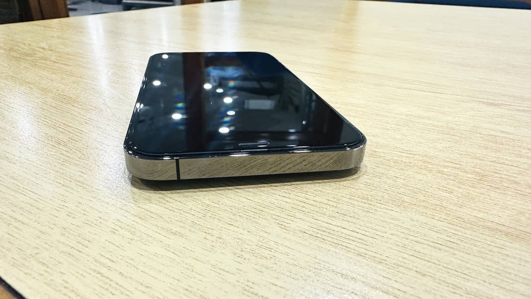 Apple iPhone 12 Pro Max 3