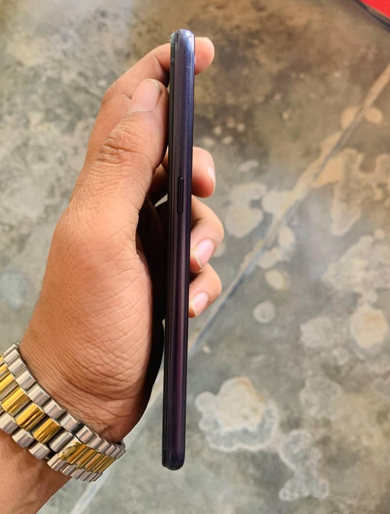 OPPO A3s 4