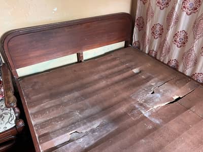 king bed urgent sale 12000