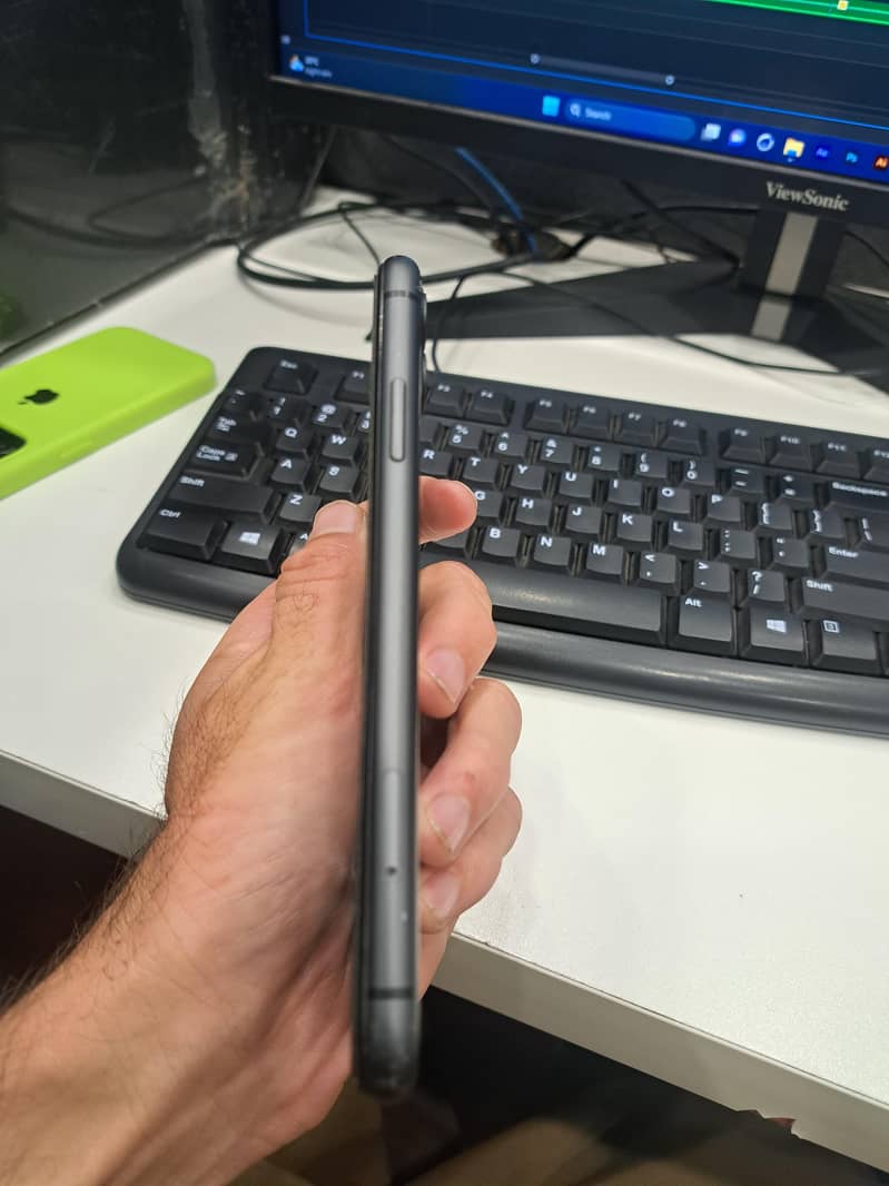 Apple iPhone 11 2