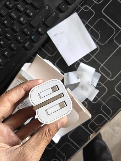 APPLE IPHONE ORIGINAL 20 WATT CHARGER WITH ORIGINAL BOX