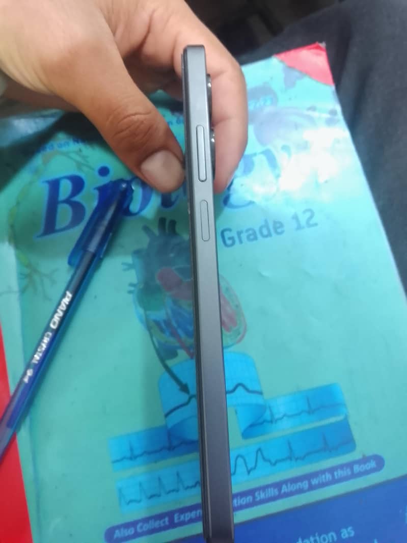 Realme Note 60 4