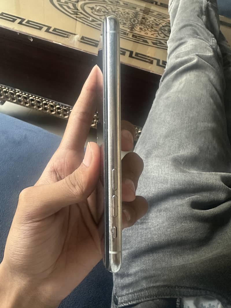 Apple iPhone 11 Pro 1