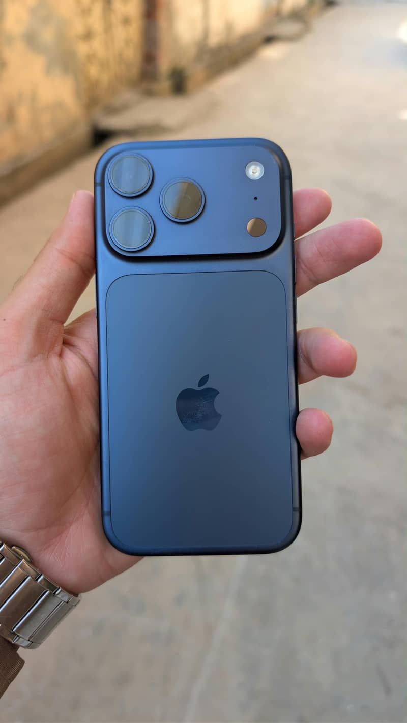 Apple iPhone 17 Pro 0