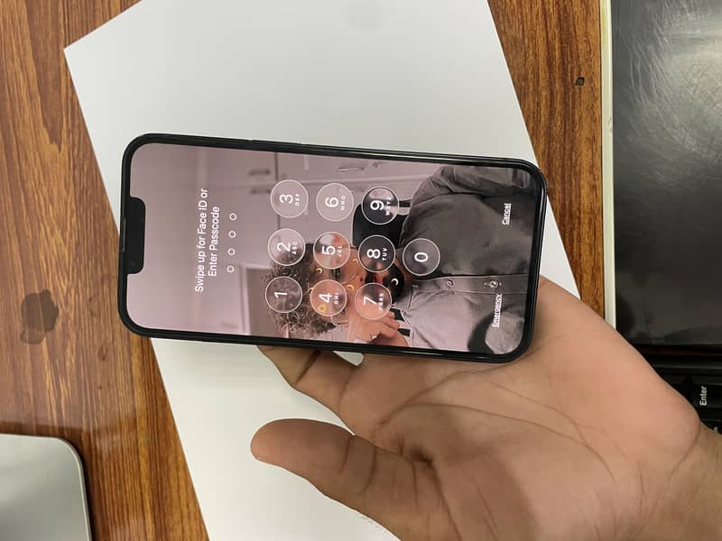 Apple iPhone 13 2