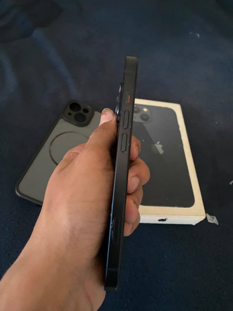 Apple iPhone 13 3
