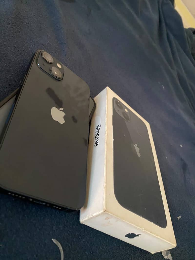 Apple iPhone 13 4