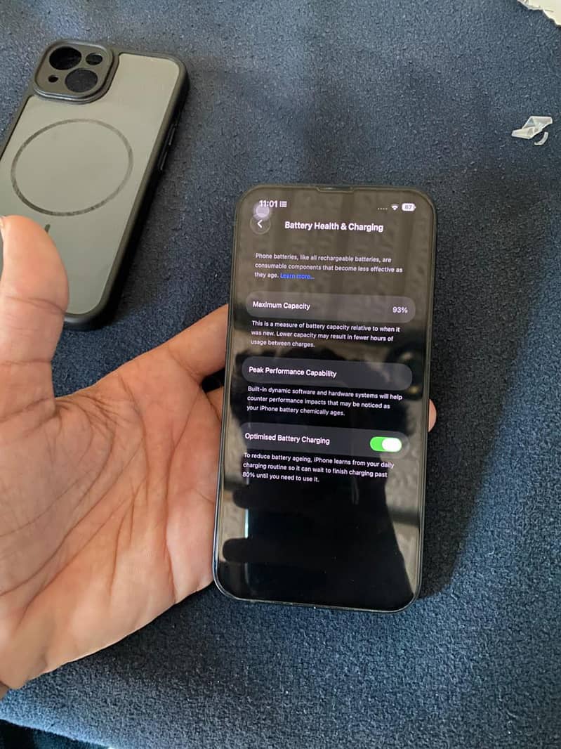 Apple iPhone 13 11
