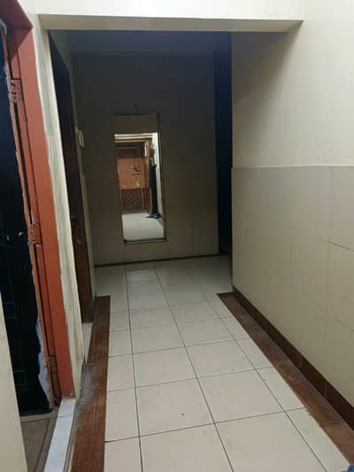Prime Location 2400 Square Feet Flat In Garden East Is Best Option