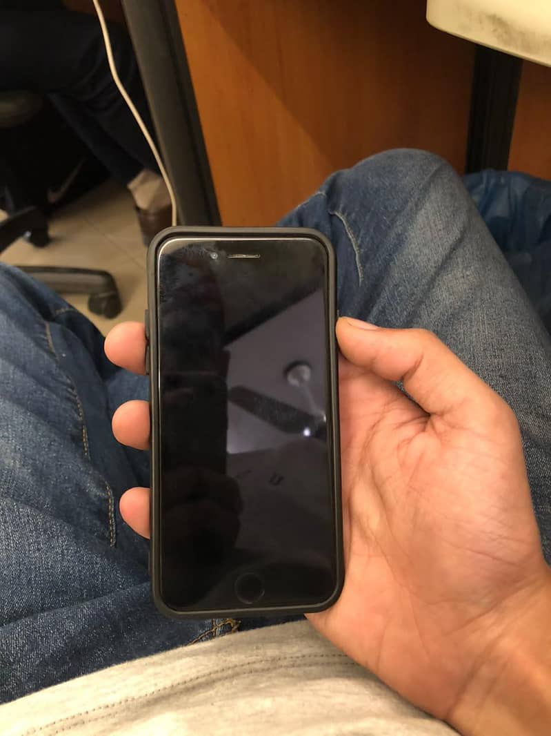 Apple iPhone 7 3