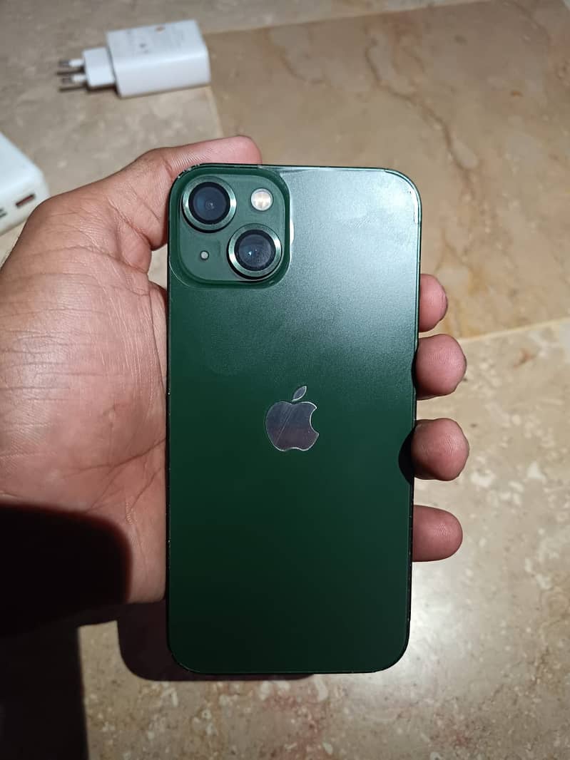 Apple iPhone 13 0
