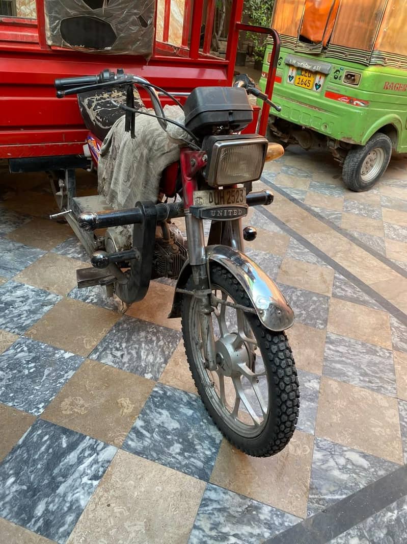 LOADER RIKSHA. 4