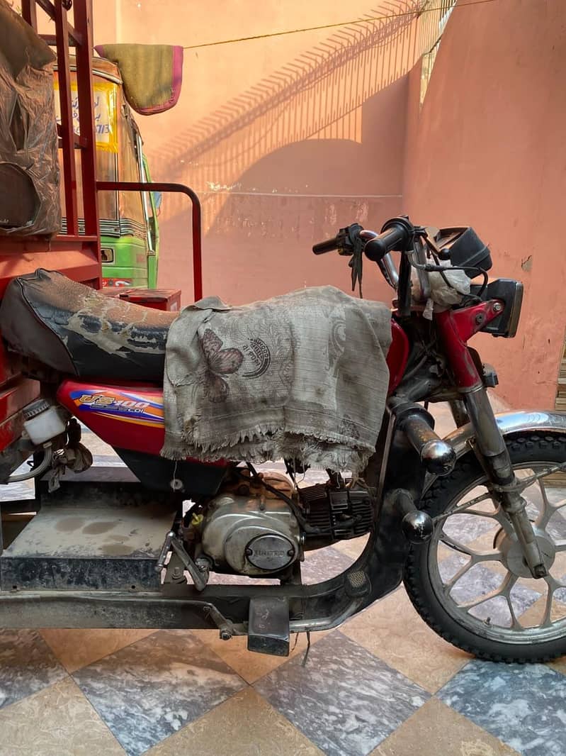 LOADER RIKSHA. 5