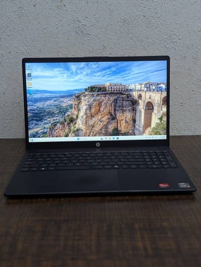 HP 15 Ryzen 5 7000 Series 7520 U with 16gb Ram DDR5, 15.6"