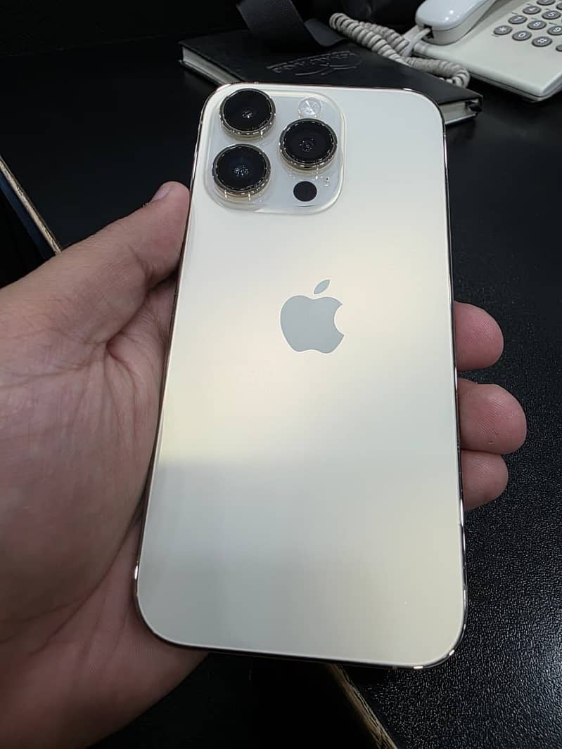 Apple iPhone 14 Pro 0
