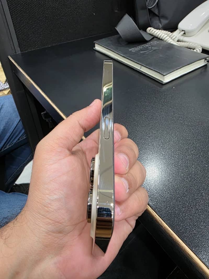 Apple iPhone 14 Pro 5