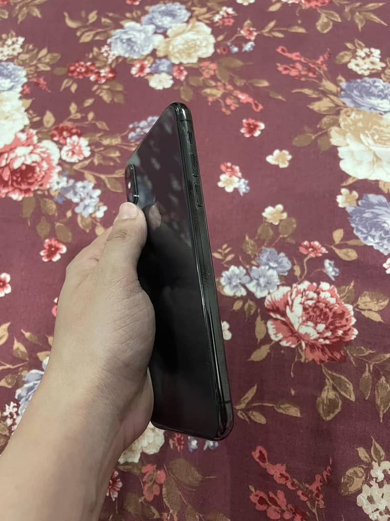 Apple iPhone X 3