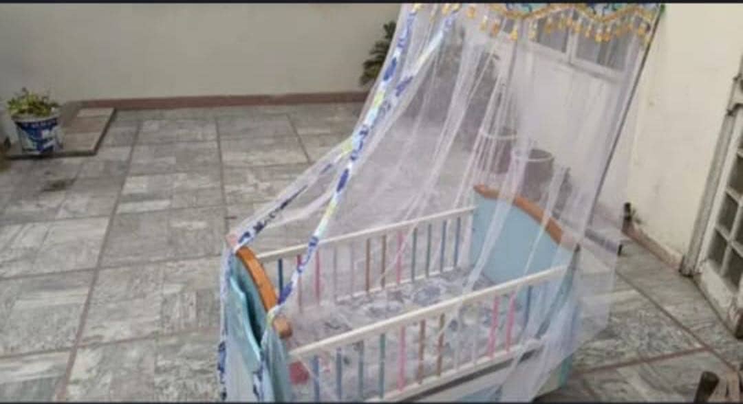 Swing + baby cot 0