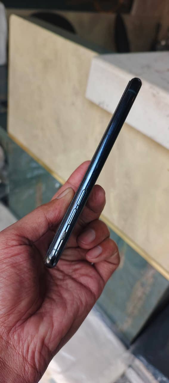 Apple iPhone 11 Pro 8