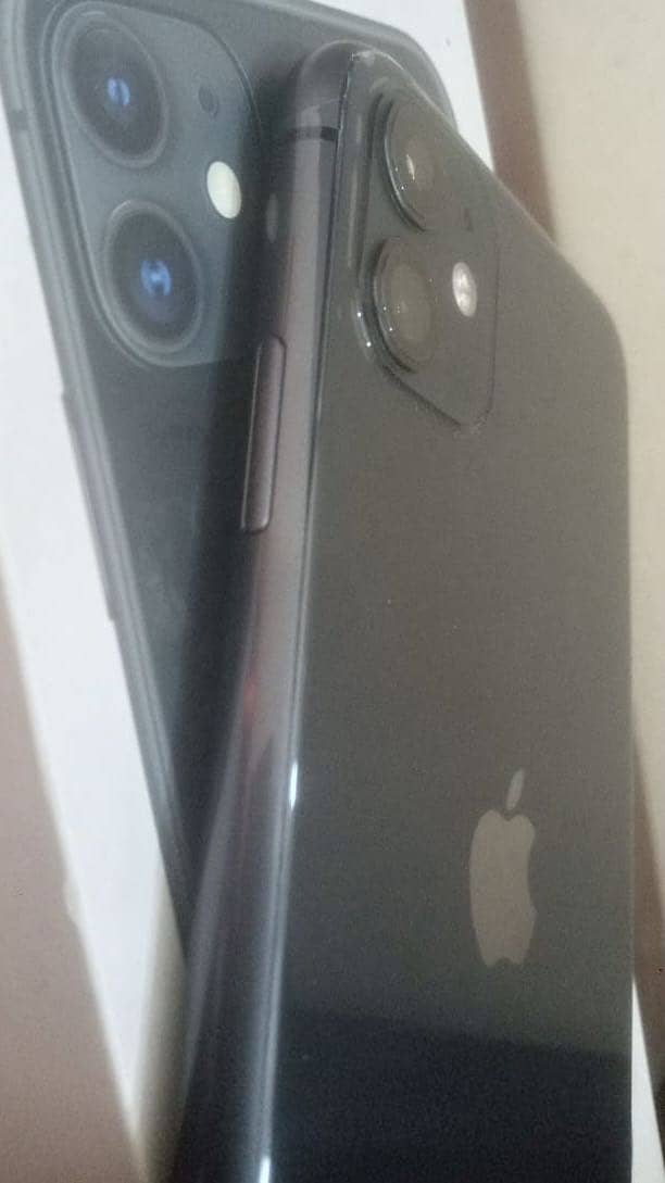 Apple iPhone 11 3