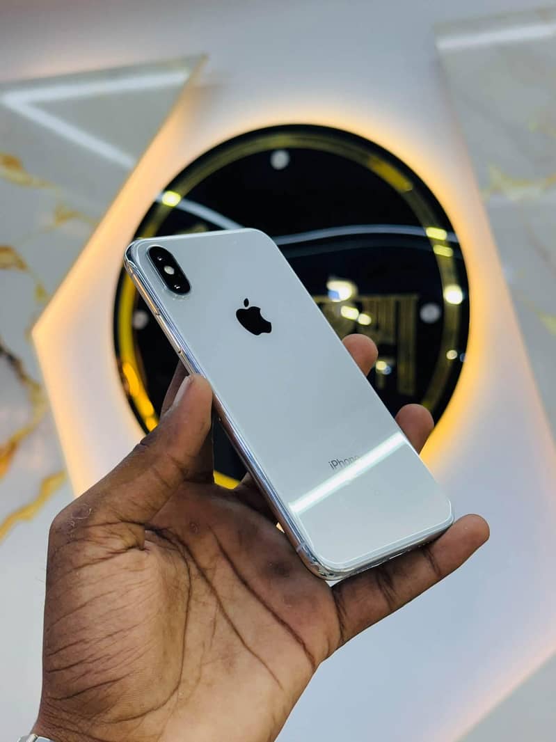 Apple iPhone X 3