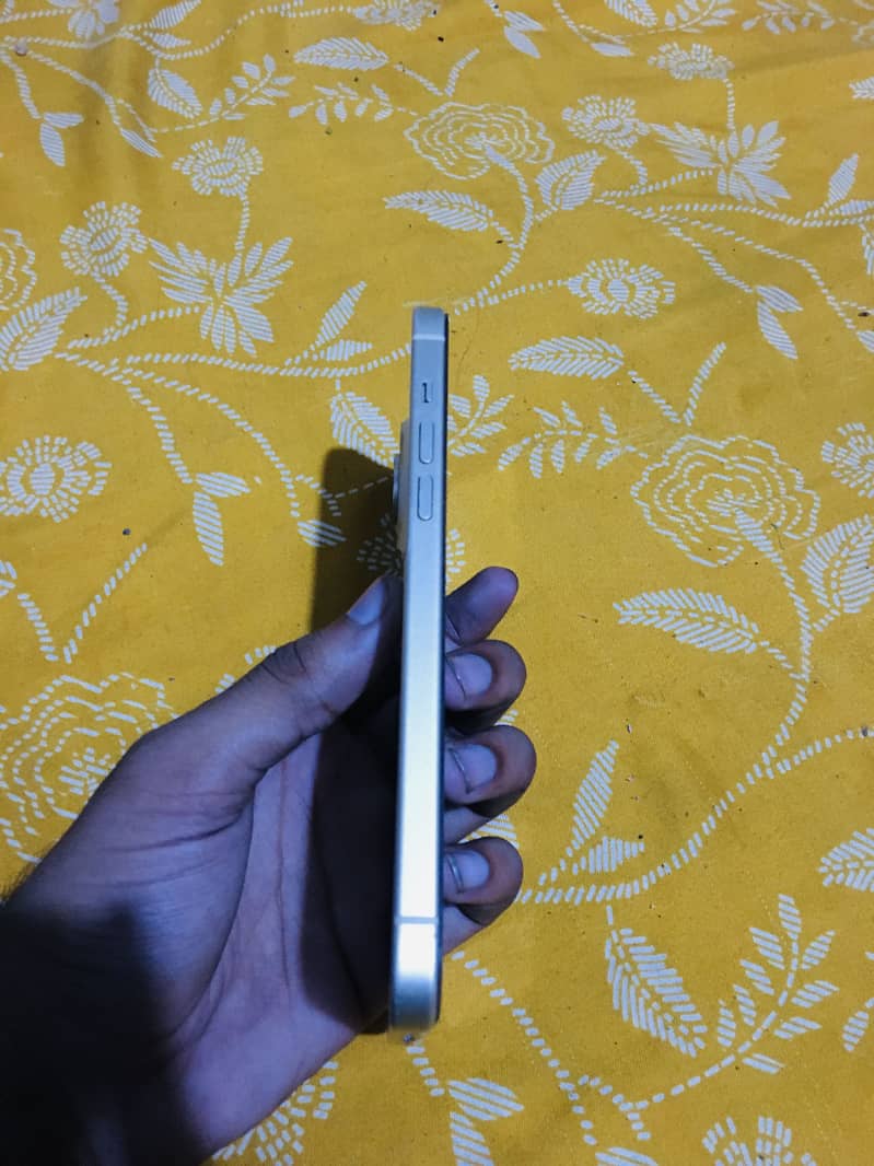 Apple iPhone 15 plus 5
