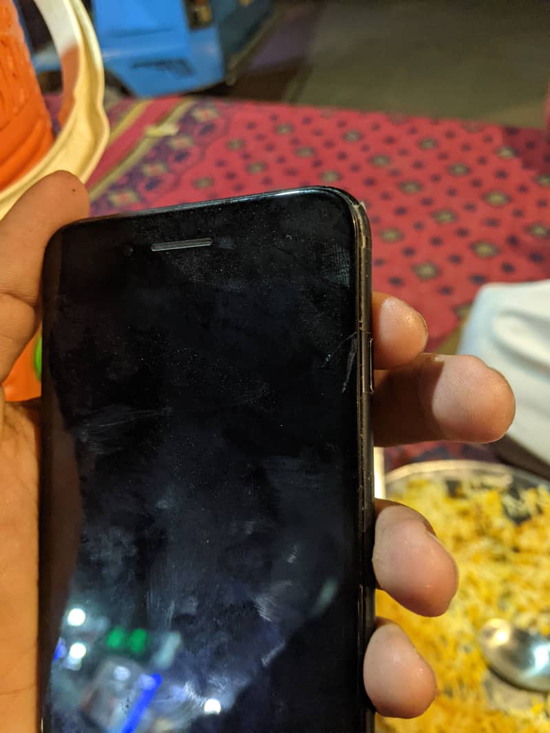Apple iPhone 7 Plus 0