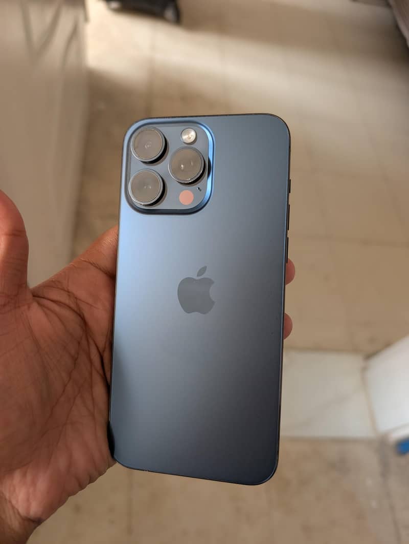 iPhone 15 Pro Max 0