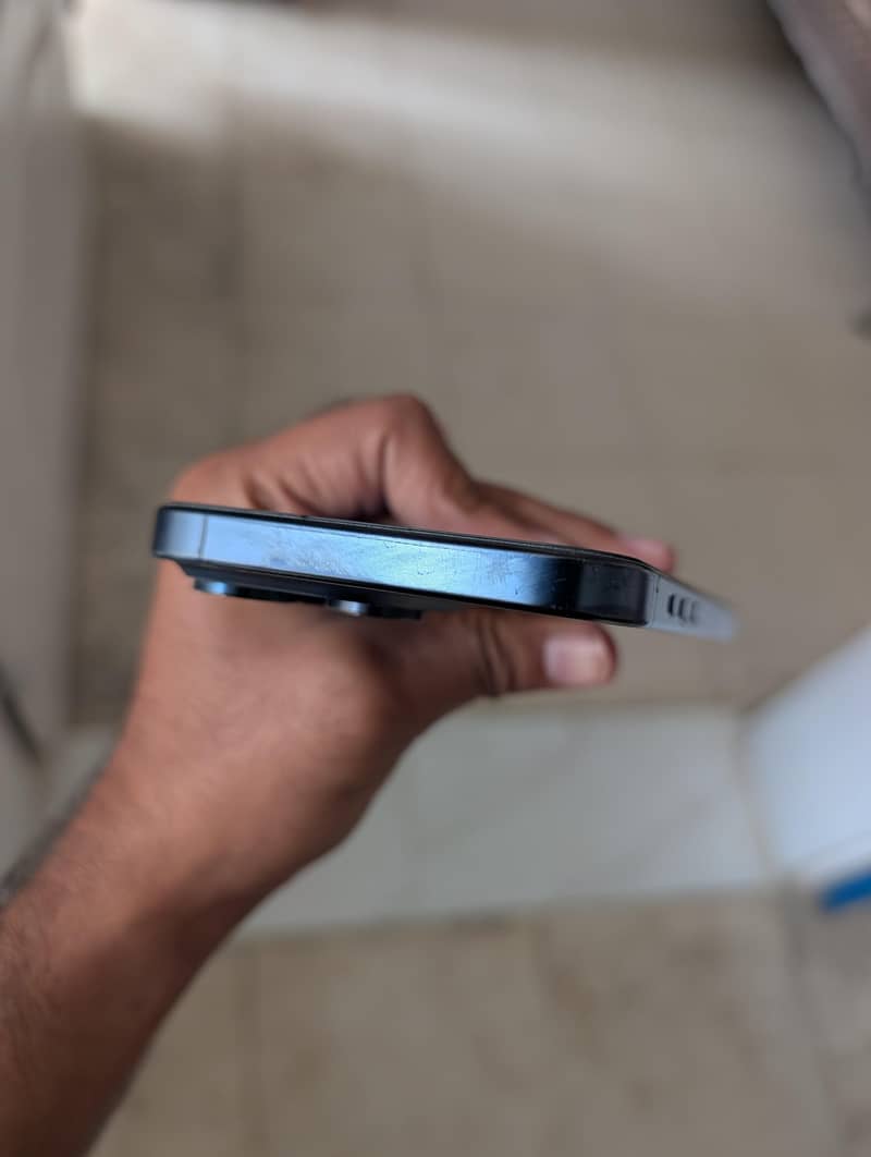iPhone 15 Pro Max 3