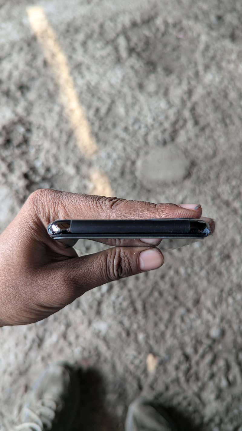 Apple iPhone 11 Pro Max 1
