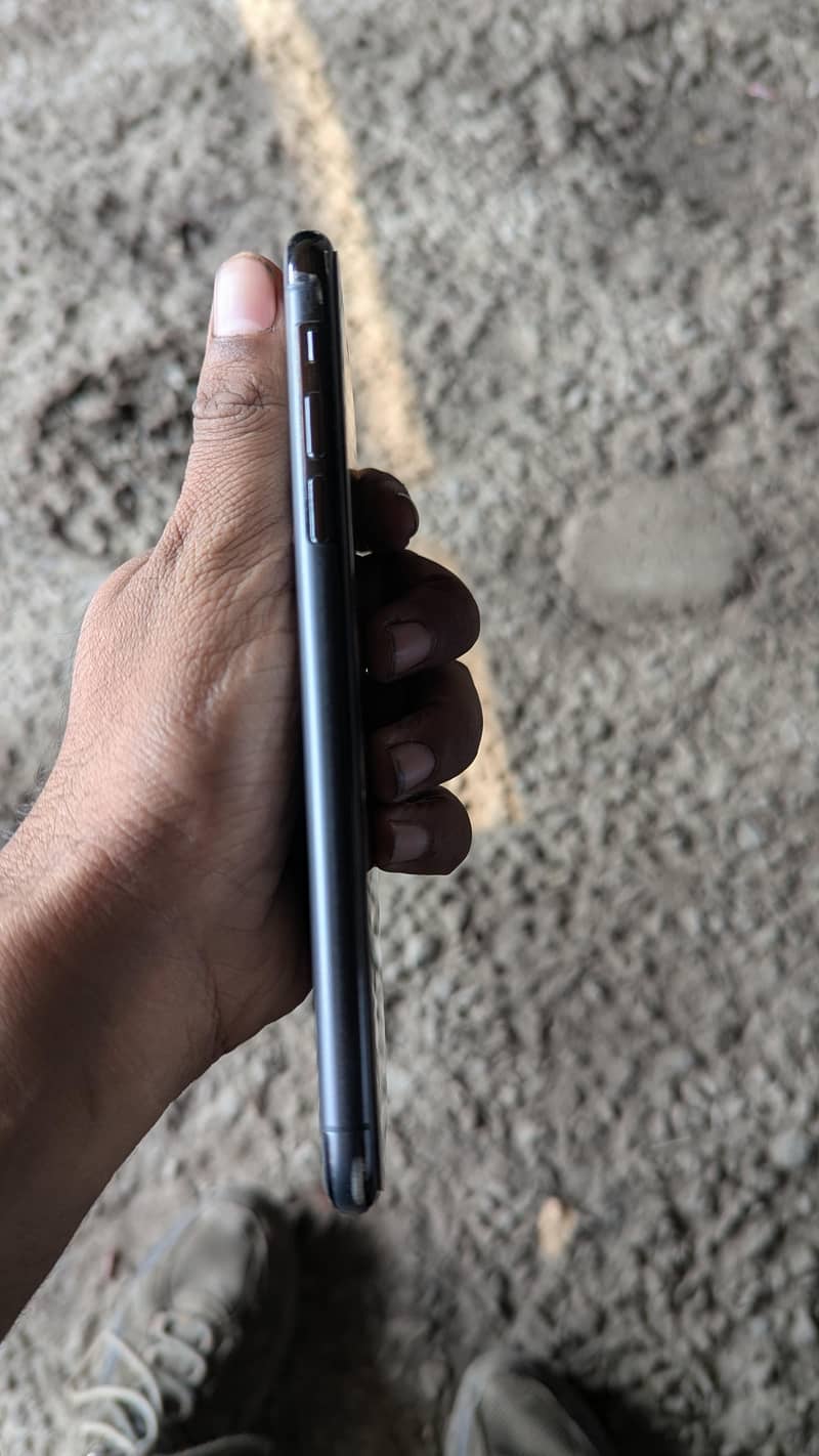 Apple iPhone 11 Pro Max 3