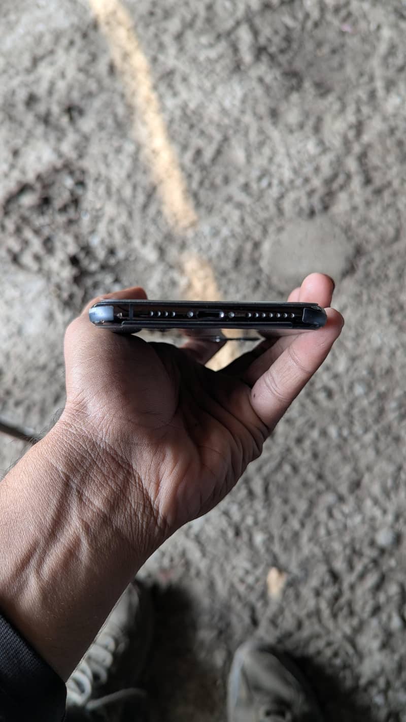 Apple iPhone 11 Pro Max 4